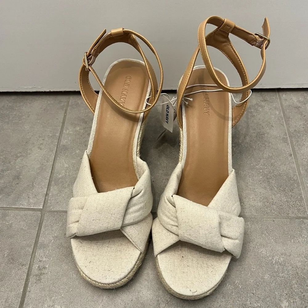 NWT Old Navy nude wedge sandals - Picture 1 of 4